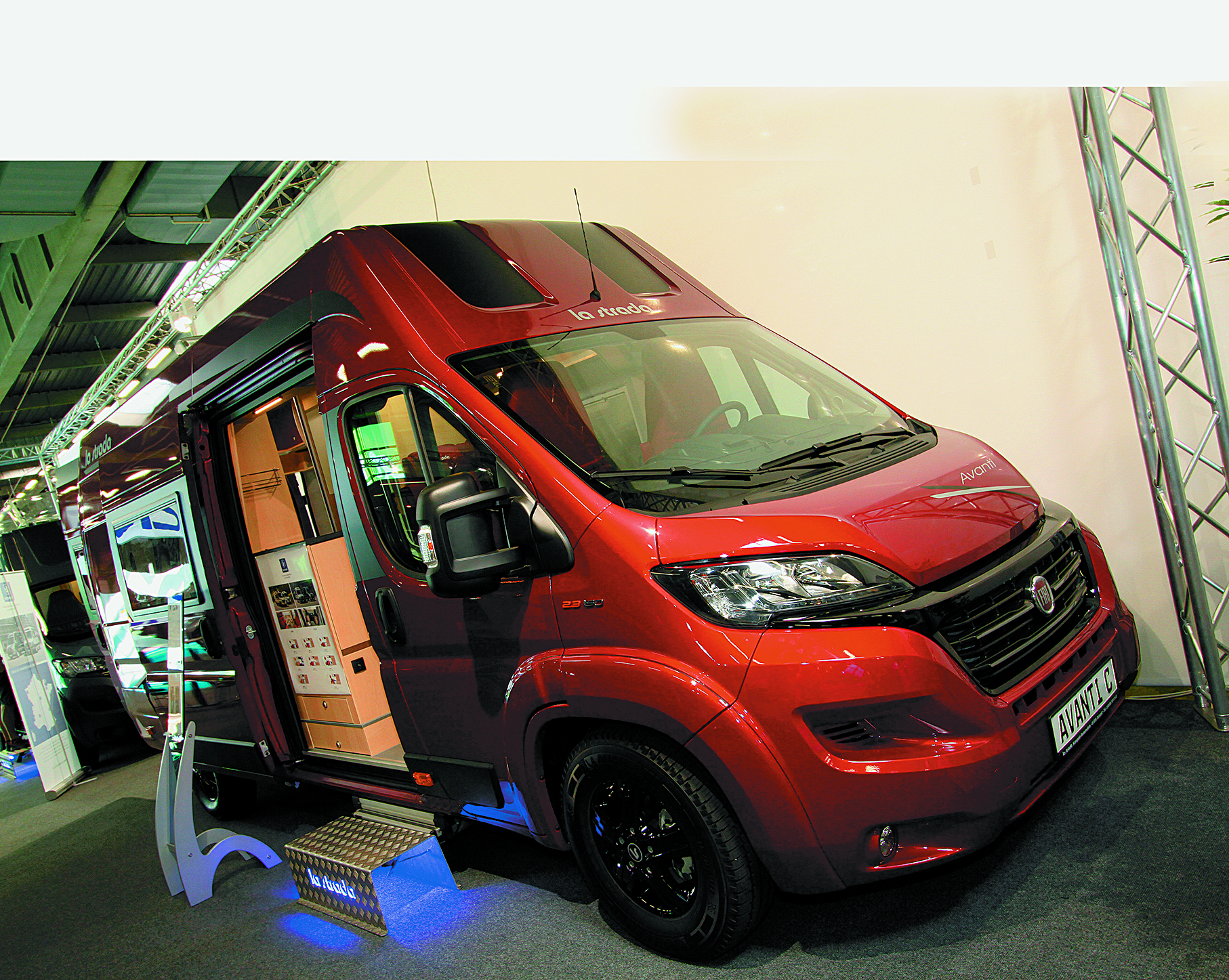 La Strada Avanti C_01