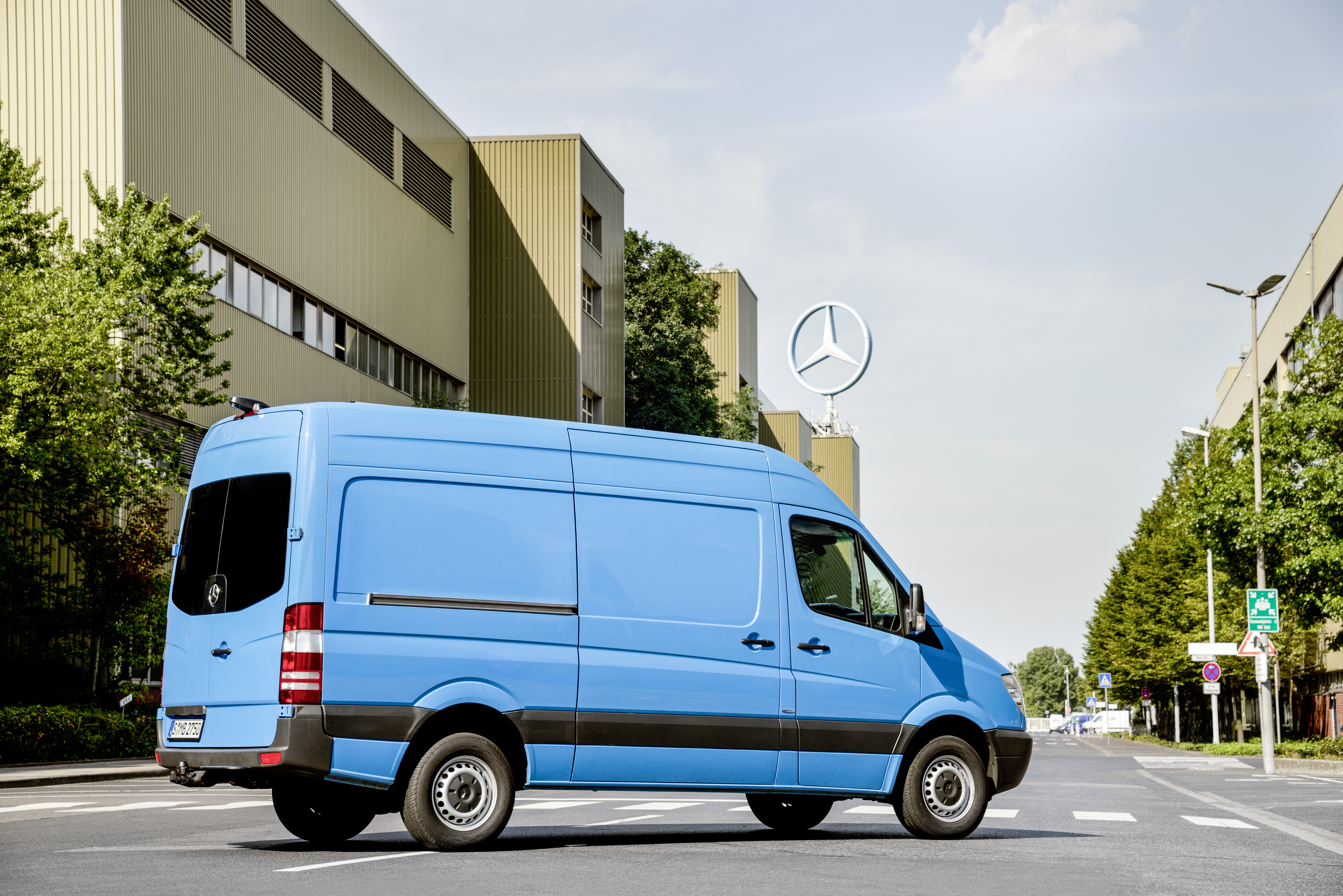 25 Jahre Mercedes-Benz Sprinter: der Champion seiner Klasse

25 years of Mercedes-Benz Sprinter: The champion of its class