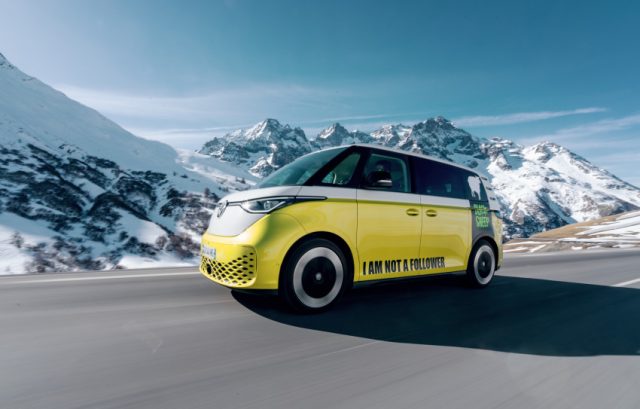 ID-BUZZ_credit_JBChandelier_BlackSheepVan_DSC06820-1