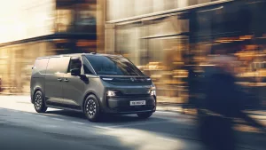 Renault Trafic E-Tech : l’utilitaire électrique qui pourrait parler aux vanlifers…